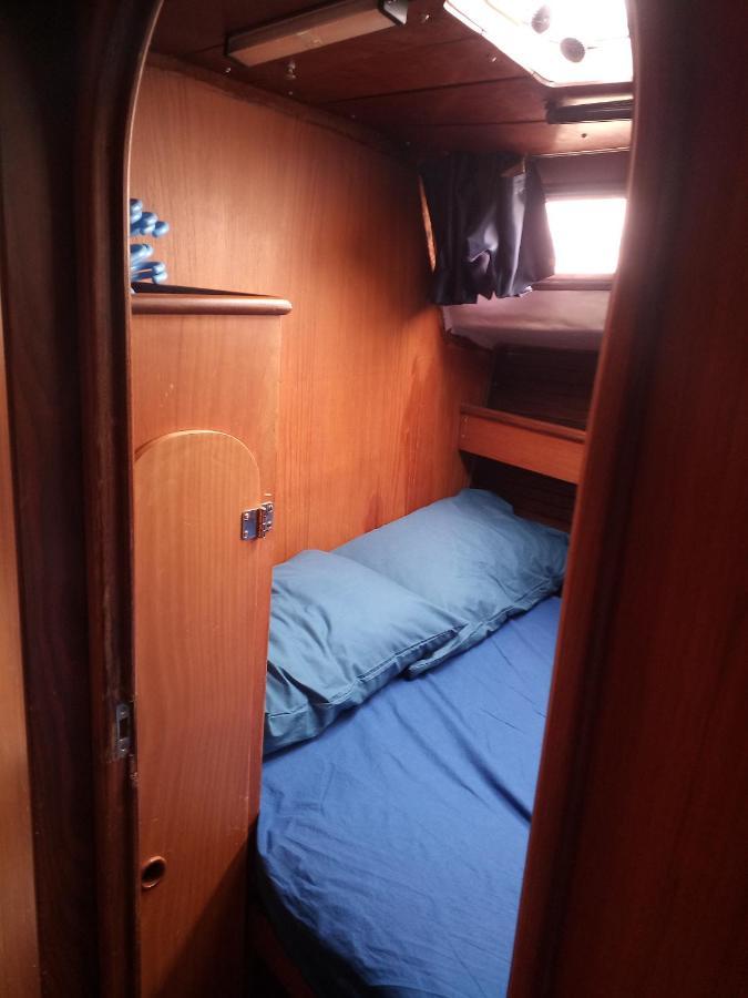 Отель Bed & Boat Brezza Del Mare Виареджо Экстерьер фото