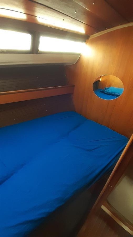 Отель Bed & Boat Brezza Del Mare Виареджо Экстерьер фото