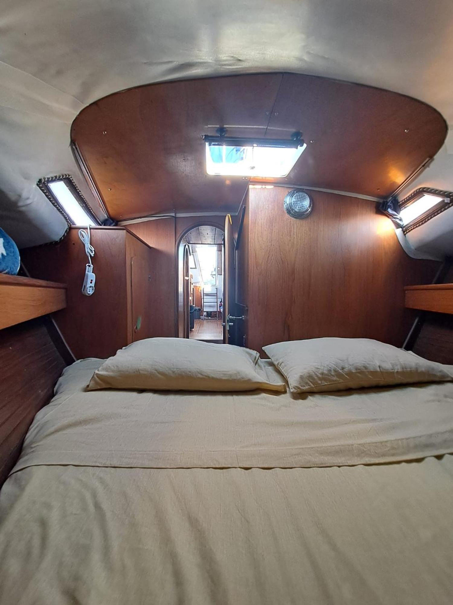 Отель Bed & Boat Brezza Del Mare Виареджо Экстерьер фото