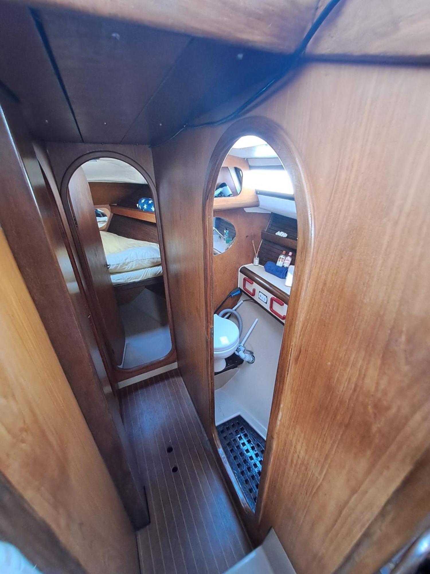Отель Bed & Boat Brezza Del Mare Виареджо Экстерьер фото